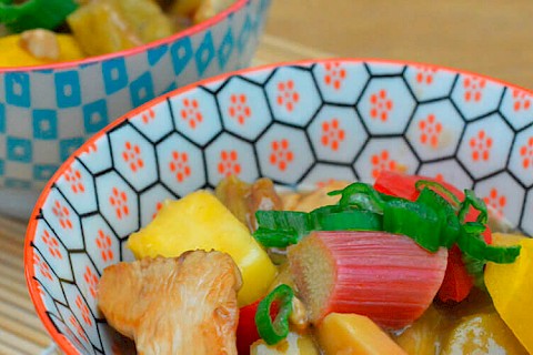 Poulet aigre-doux à la rhubarbe